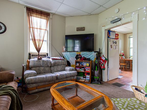 2nd image of 2016 E 1st St APT 1