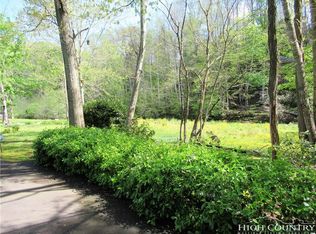 201 River Rd #1, Banner Elk, NC 28604