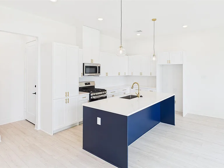 9609 Valeca Dr — Photo 9