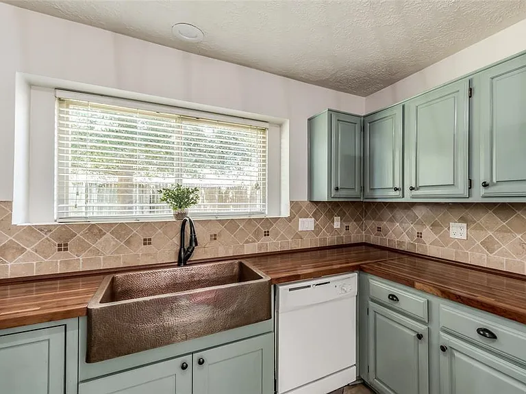 1623 Jo Ann Ln — Photo 10