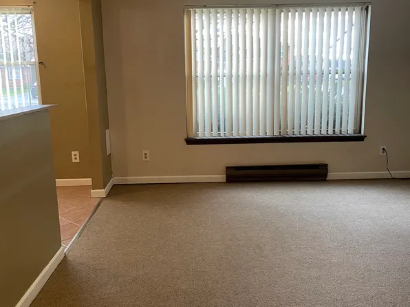 2727 Alder Creek Dr N APT 2, North Tonawanda, NY 14120