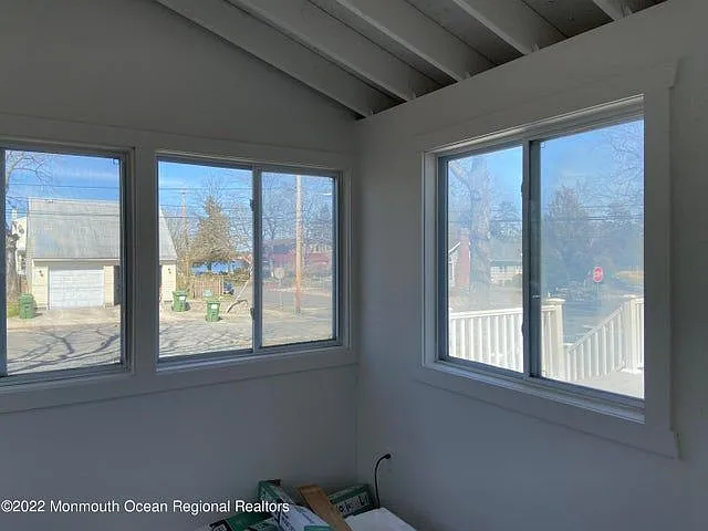 4 bed, 2.0 bath, 2000 sqft, $3,500 — Photo 3