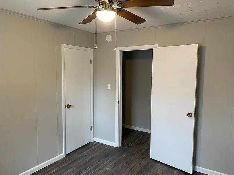 200 W Ash St — Photo 12