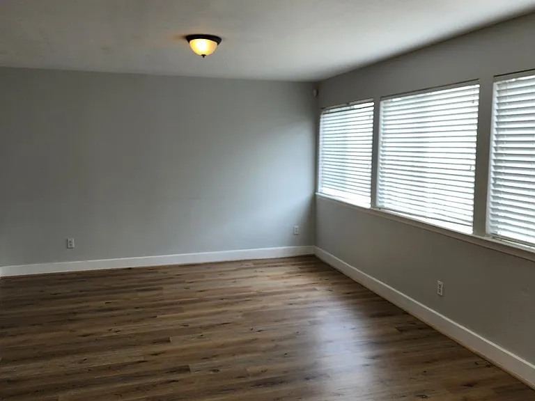 11929 Sanspereil Dr — Photo 9