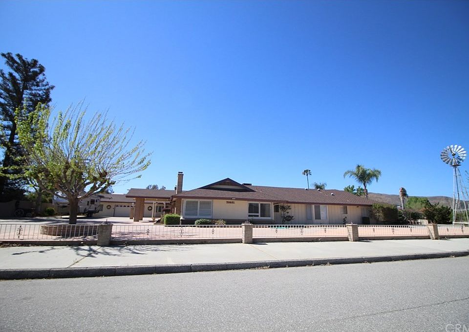 1st image of 39281 Diamond Dr