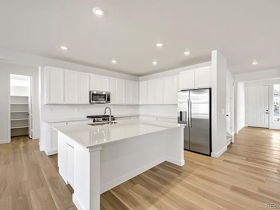 5th image of 14562 Hudson Way