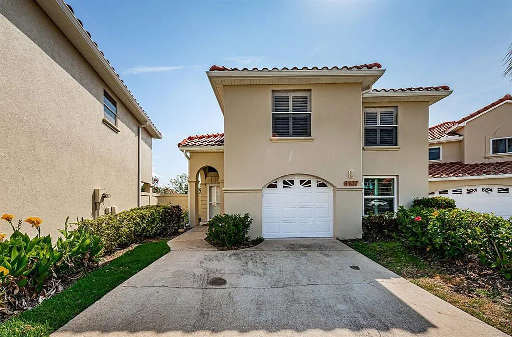 3 bed, 2.5 bath, 1320 sqft, $3,200 — Photo 1