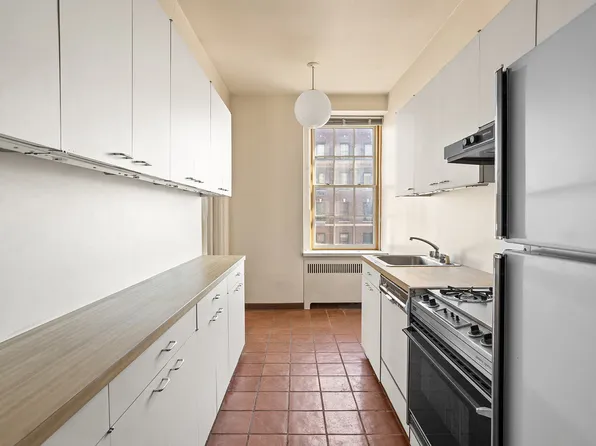 30 Sutton Place image 8 of 11