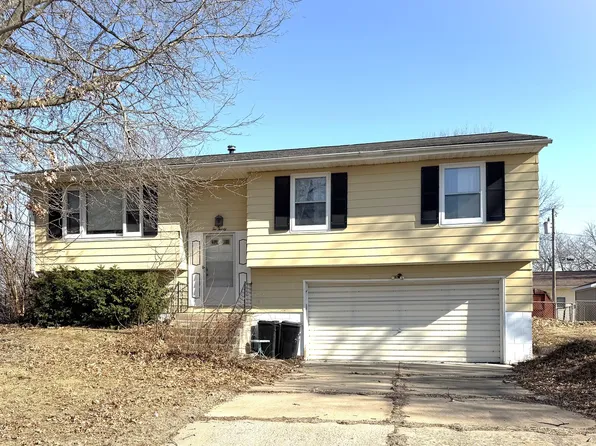 220 Melodie Ln, Colona, IL 61241