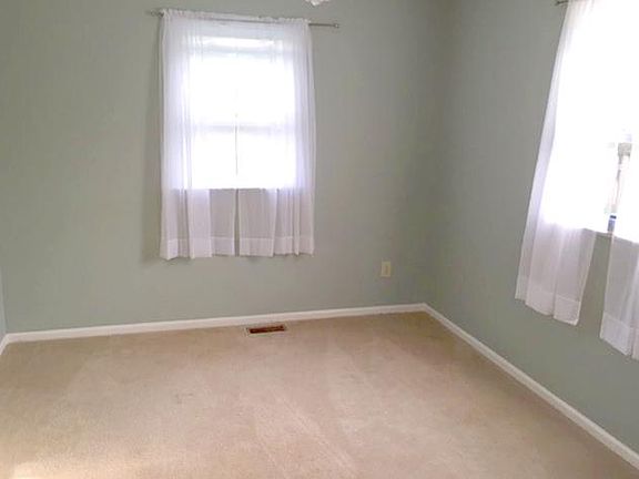 3rd image of 6615 Merringer Ave