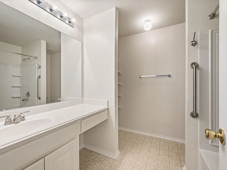 12113 Thicket Bend Dr — Photo 15