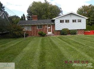 422 Leland Pl, Lansing, MI 48917