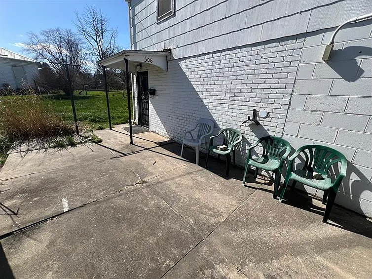 506 Bee St — Photo 11