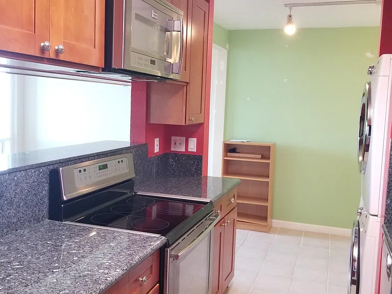 320 Vallejo Dr #10 — Photo 13