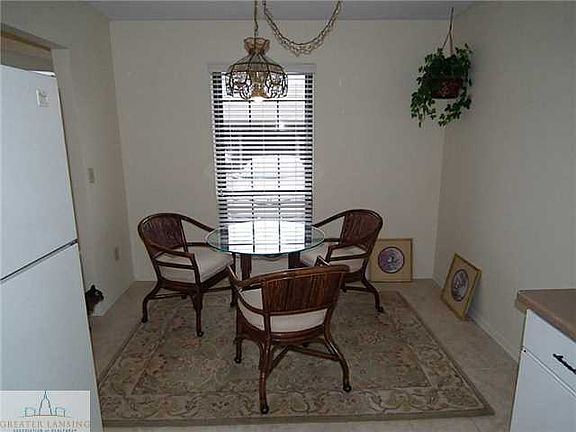 4th image of 117 Park Meadows Dr
