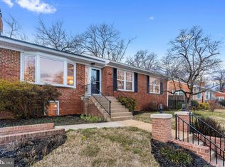 1940 N Woodrow St, Arlington, VA 22207