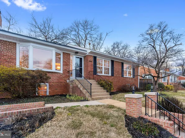 1940 N Woodrow St, Arlington, VA 22207