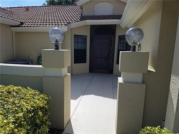 3rd image of 12685 Glen Hollow Dr