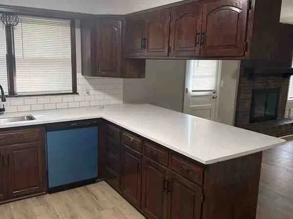 11621 Manchester Ave, Kansas City, MO 64134
