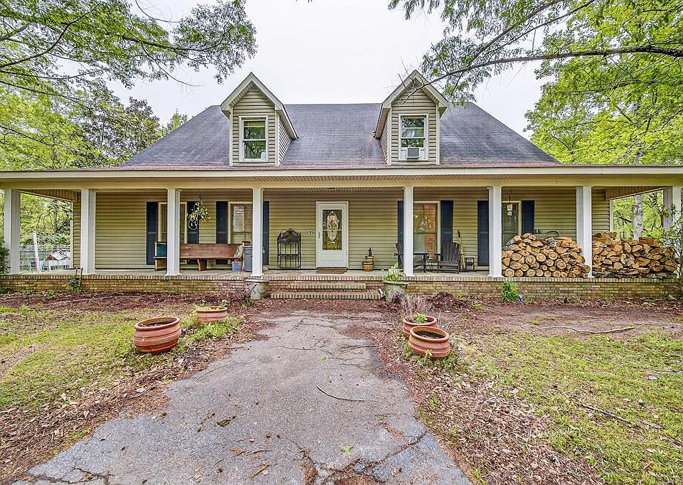1st image of 18 Marynell Ln