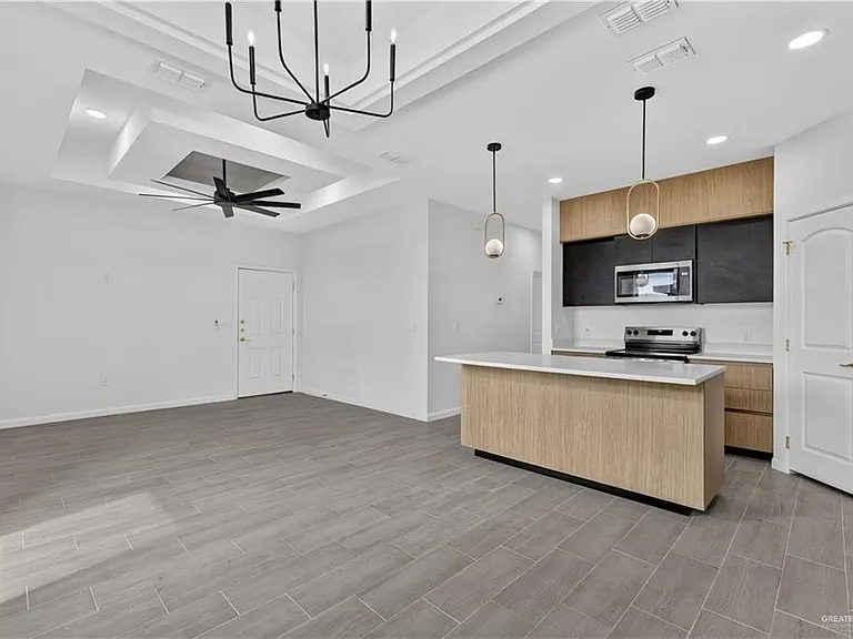 1905 Monaco Dr #1 — Photo 8