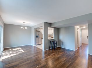112 Hayloft Ct, Sterling, VA 20164