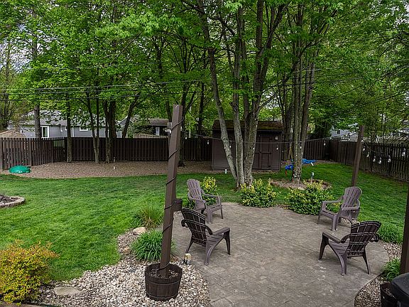 3rd image of 10067 Fairtree Dr