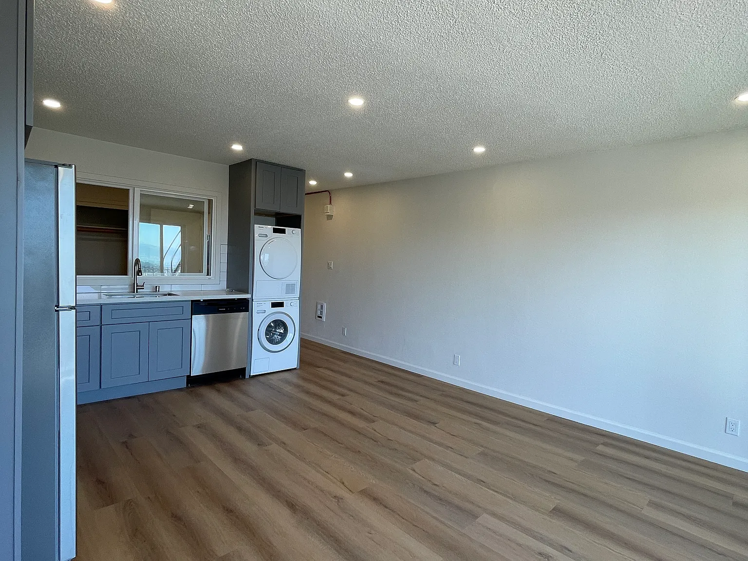 2 bed, $4,895 — Photo 3
