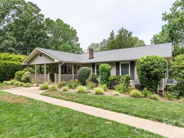 33 Coffey Cir, Asheville, NC 28806