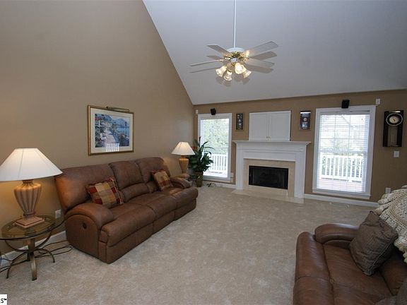 5th image of 21 Pinehurst Green Way