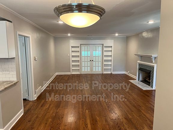 3rd image of 3655 Kenwood Ave