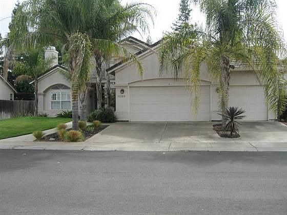 1st image of 1990 Parkwood Ct