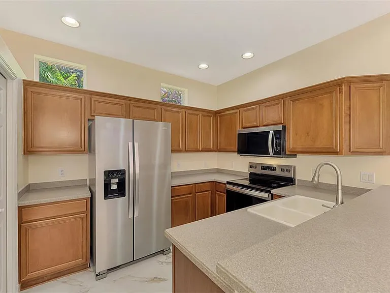 7803 33rd St E — Photo 18