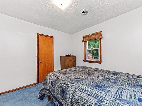 5th image of 5881 Rose Ln