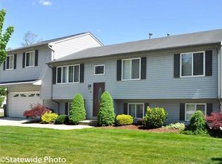 36 Emily Ln, Warwick, RI 02886