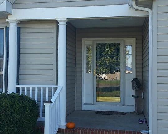 Covered entry porch