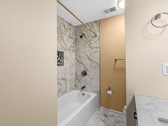 5th image of 7140 Shadow Oaks Dr