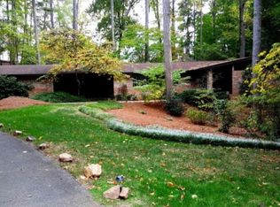 5200 W Kingston Ct, Sandy Springs, GA