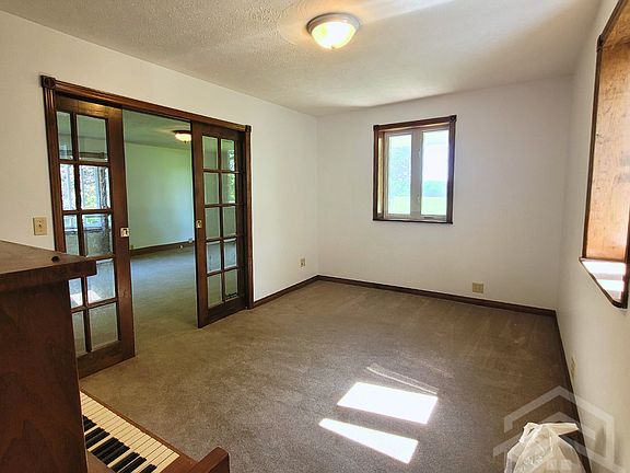 5th image of 383305 Salford Rd
