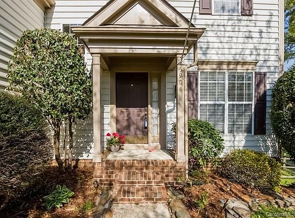 2nd image of 5904 Chinquapin Ct
