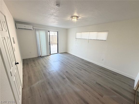 5th image of 2030 Sunrise Ave #10