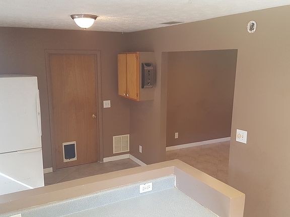 2nd image of 4112 Packard Dr