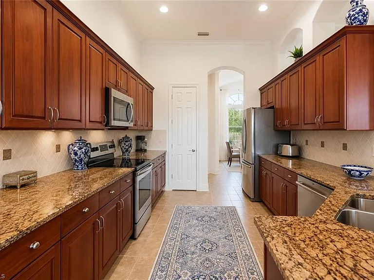 8263 Potomac Ln — Photo 26