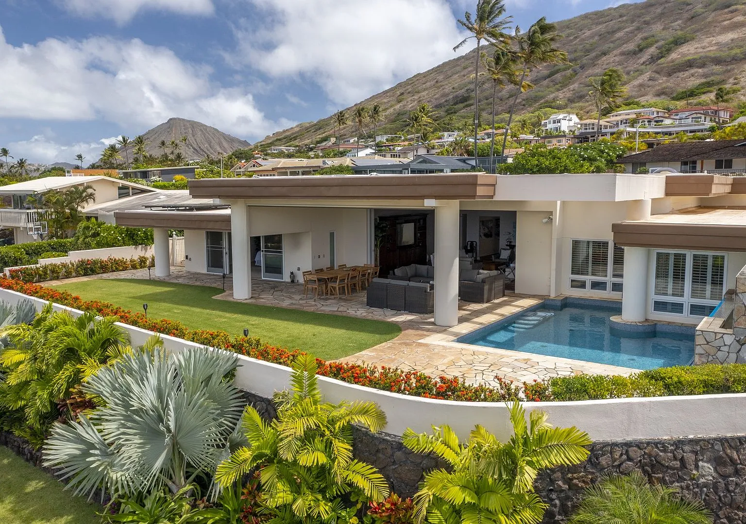Luxury, Pool, AC & Stunning Ocean Views: Hale Makana — Photo 2