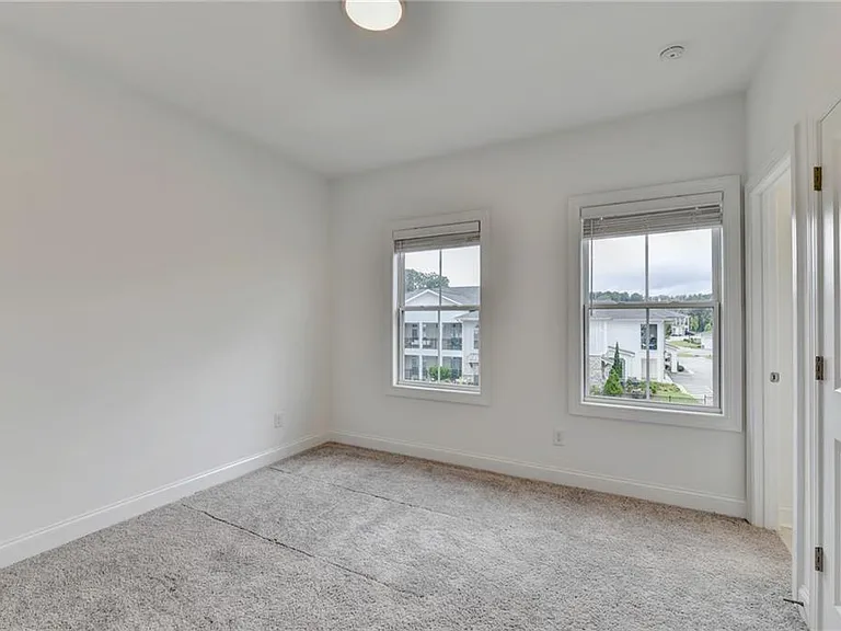 603 Millcroft Blvd — Photo 33
