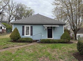 226 E Grove St, Bloomfield, IN 47424