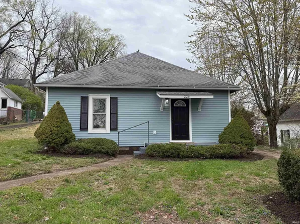 226 E Grove St, Bloomfield, IN 47424