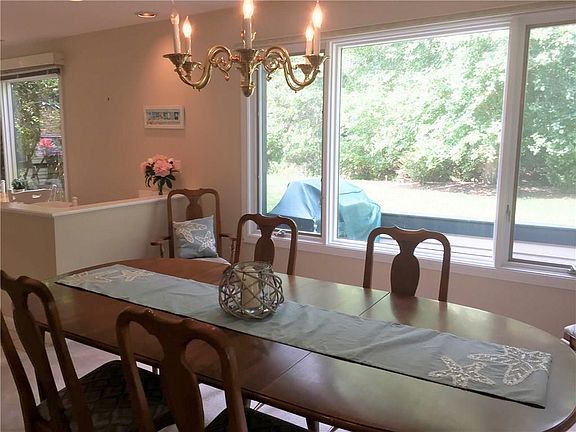 4th image of 14 Martingale Ln