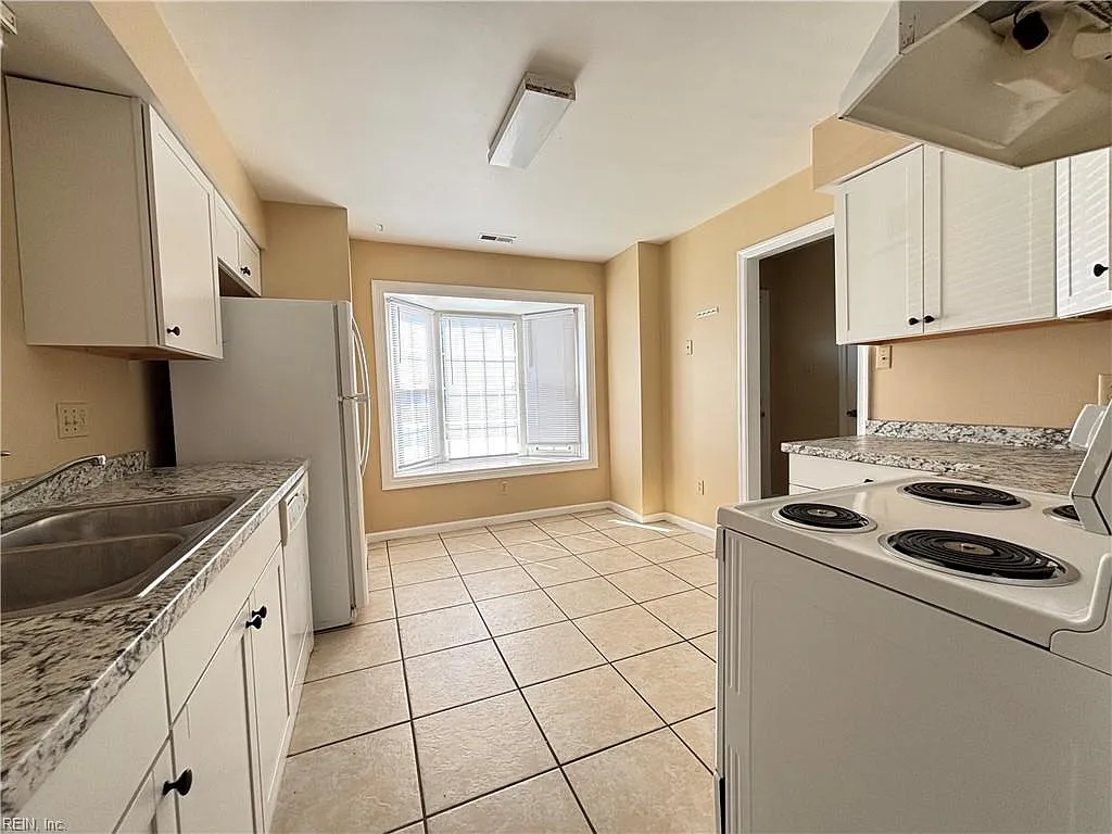 2 bed, 2.5 bath, 1416 sqft, $1,550 — Photo 4