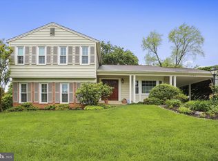 1722 Yale Pl, Rockville, MD 20850